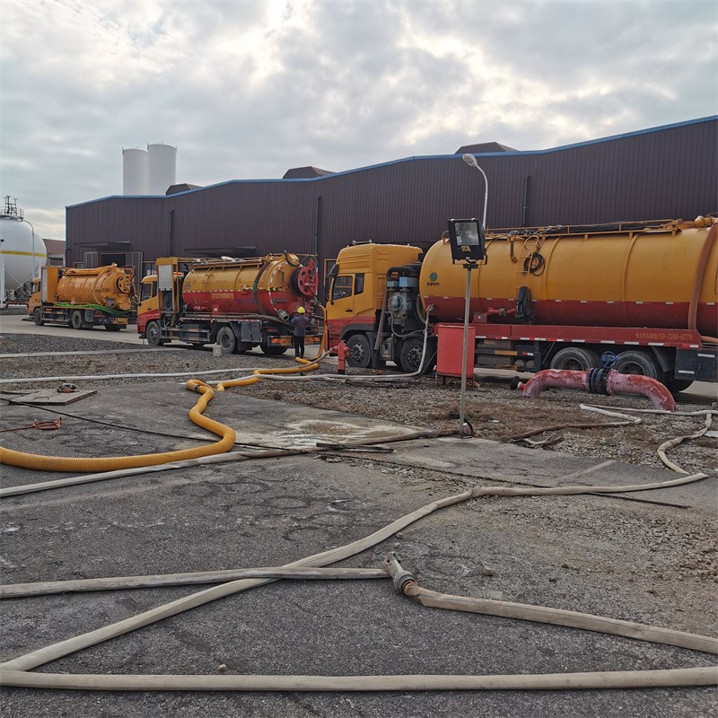 城北污水池清理